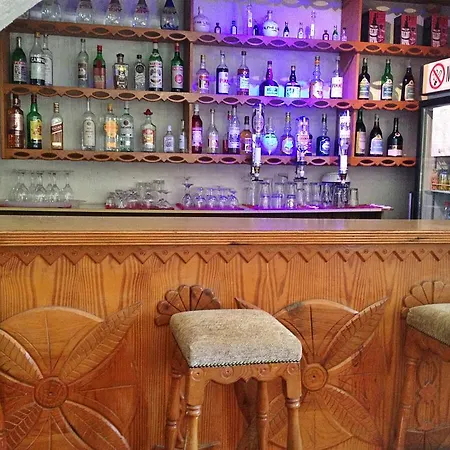 Otel Averof 2*