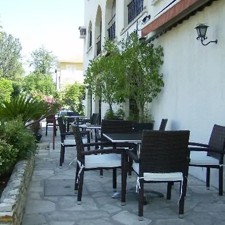 Averof Otel 2*
